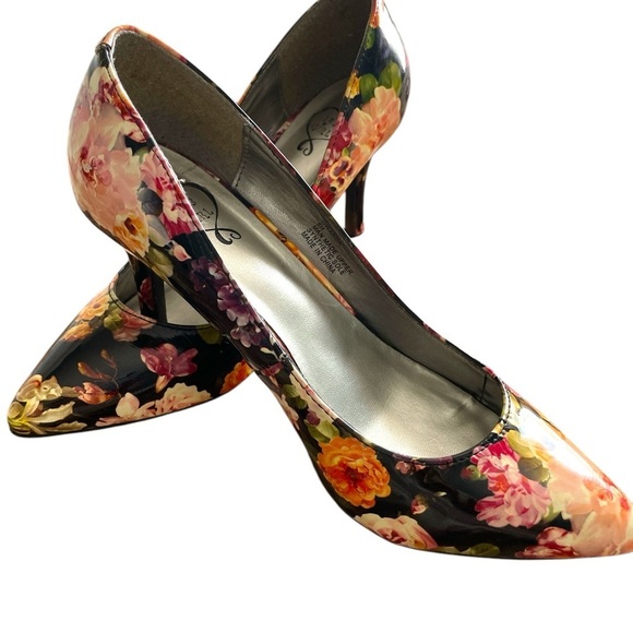 143 GIRL Women’s Floral Pumps. - Picture 6 of 9